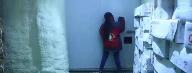 新后续：知情人士爆料！男子身份不简单！麻将胡了电子游戏男子故意把同事关冷库最(图6)